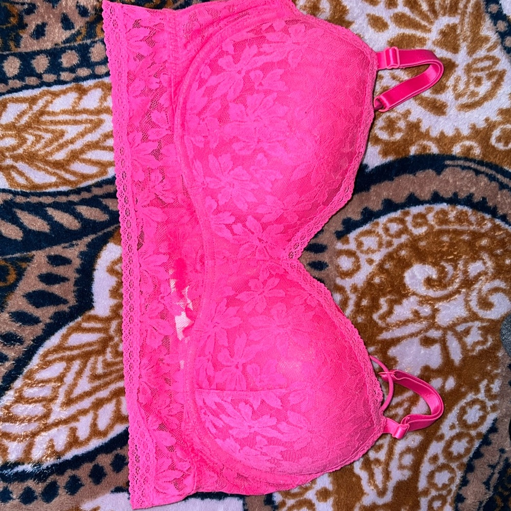 Selling because it’s too big for me 🩷